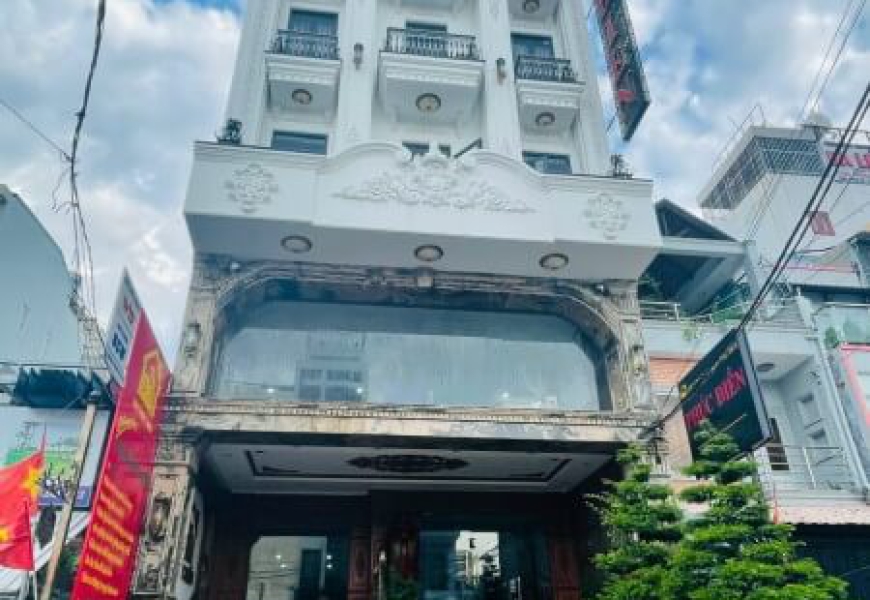 CHO THUÊ MB TẦNG TRỆT TOÀ NHÀ 8 TẦNG-CÓ HẦM ĐỂ XE BẢO VỆ 24/24 P. TÂN QUY - 25TR/THÁNG