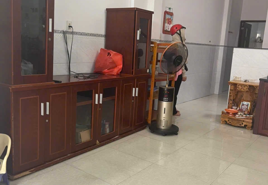 Giá cho thuê 12,600,000 / tháng; Cọc 2 tháng hẻm 3 bác vivu 66/ Trần Văn Khánh, TTĐ, Q7