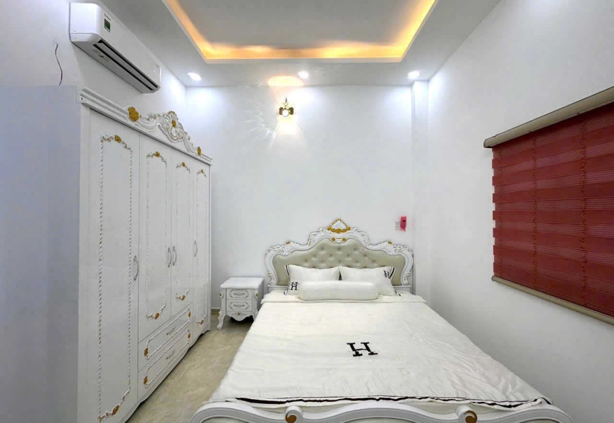 Bán nhà sát vách chợ Phú Xuân Qua Phú Mỹ Hưng 7 Phút Ô tô đậu trong nhà 