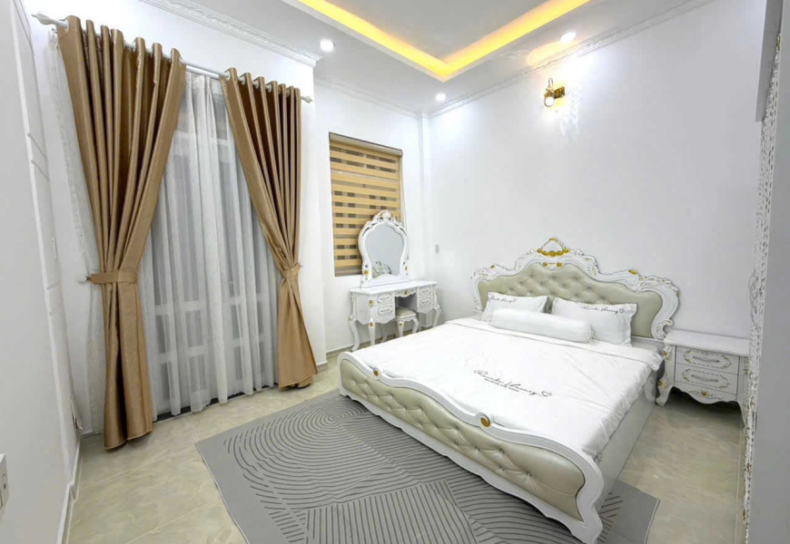 Bán nhà sát vách chợ Phú Xuân Qua Phú Mỹ Hưng 7 Phút Ô tô đậu trong nhà 