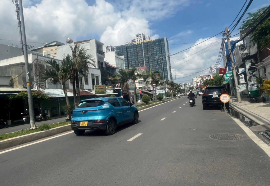 Hàng Thơm xuất hiện..Giá 11tỷ TL nhẹ(chỉ 75tr/m quá tốt) Bán Nhà MT đường Phú Thuận