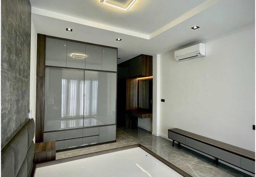Bán nhà MT đường đôi 30m,đẹp nhất khu p Tân Hưng
