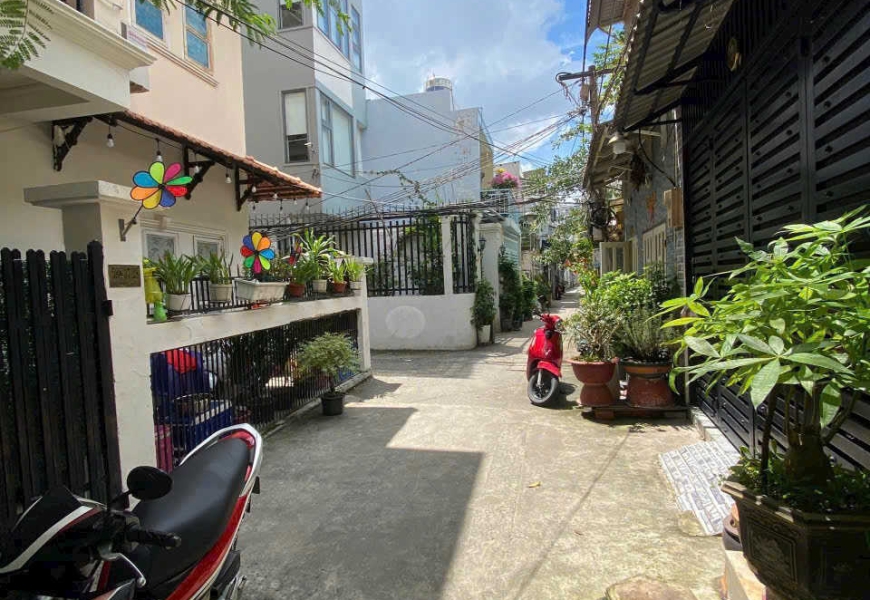 0914020039 EM DUNG Nhà hẻm 2 xẹt 588 Huỳnh tấn phát, P Tân Phú Quận 7