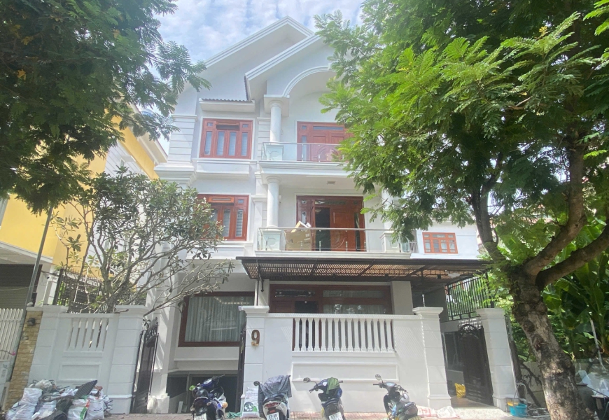 BÁN BIỆT THỰ QUẬN 7 SADECO VEN SÔNG P. TÂN PHONG