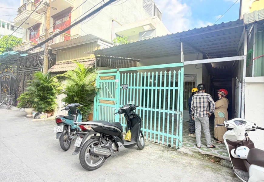BÁN NHÀ MẶT TIỀN ĐƯỜNG 8M - VỊ TRÍ KINH DOANH - XE HƠI ĐẬU TRONG NHÀ