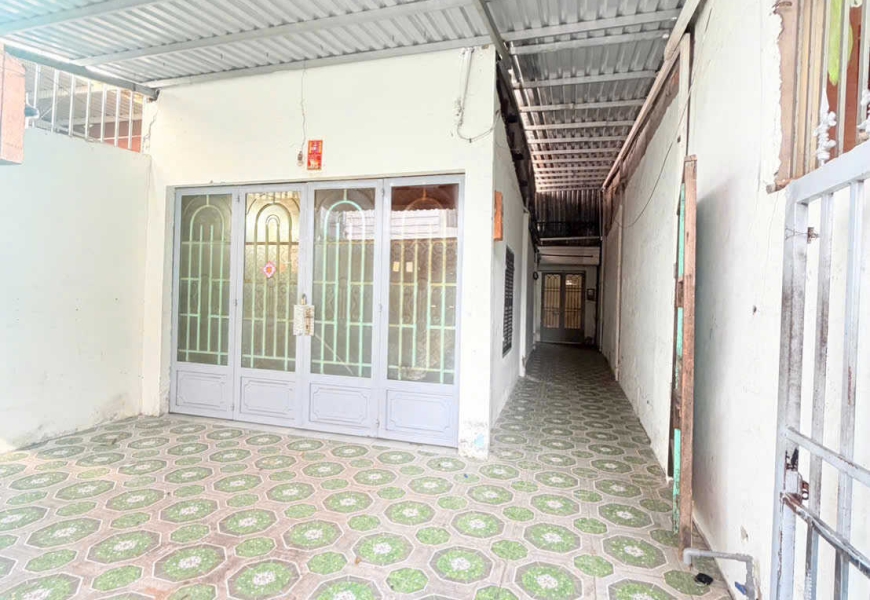 BÁN NHÀ MẶT TIỀN ĐƯỜNG 8M - VỊ TRÍ KINH DOANH - XE HƠI ĐẬU TRONG NHÀ