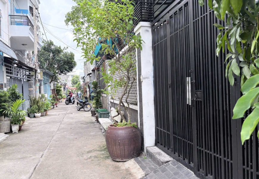 Chính chủ bán nhà hẻm 1205 Huỳnh Tấn Phát, P. Phú Thuận, Quận 7, sát Phú Mỹ Hưng, khu vực tiện ích cao