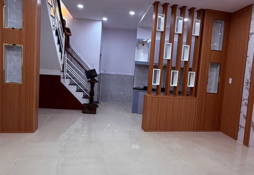 Bán nhà 3 mặt tiền hẻm 85/11/.. Nguyễn Thị Xíu- Tân Thuận, Q7