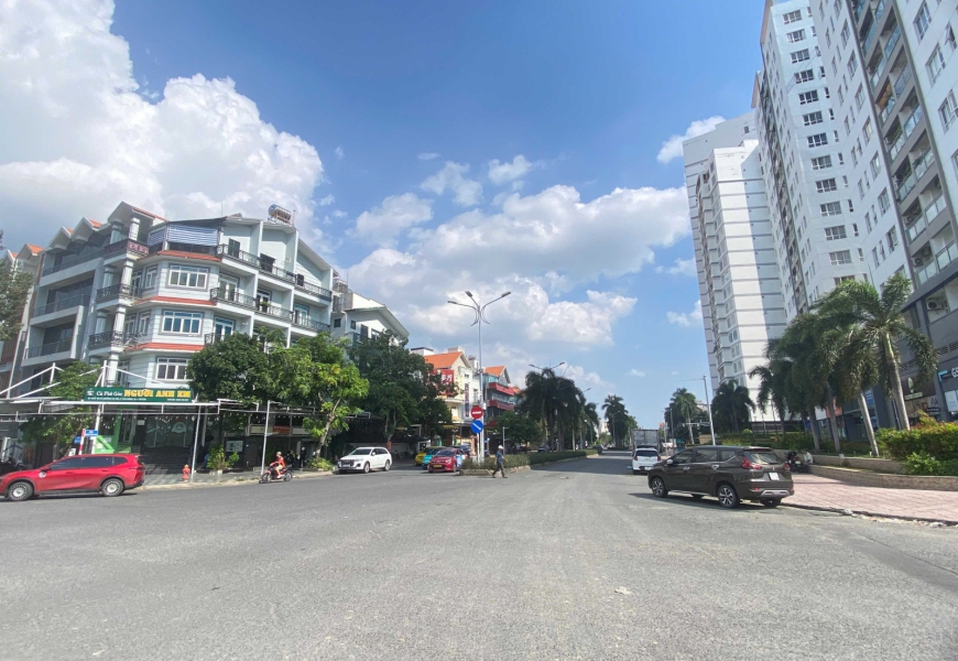 Cho thuê căn góc 2 mặt tiền KDC Him Lam CHO THUÊ CĂN GÓC 2 MẶT TIỀN – KINH DOANH KHU DÂN CƯ HIM LAM