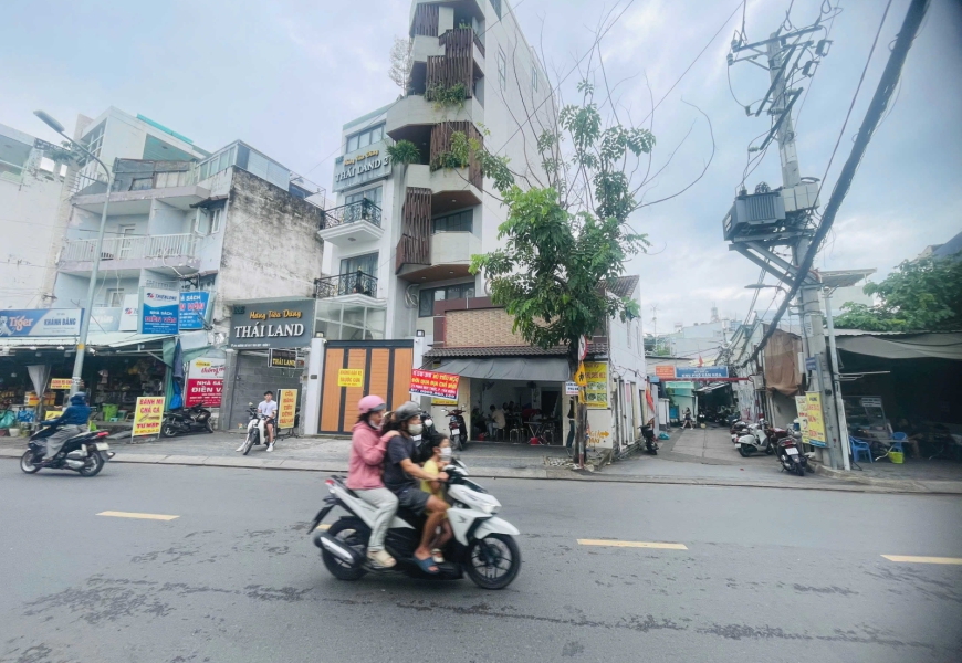 CHO THUÊ CĂN GÓC 2 MẶT TIỀN – VỊ TRÍ KINH DOANH ĐẸP QUẬN 7