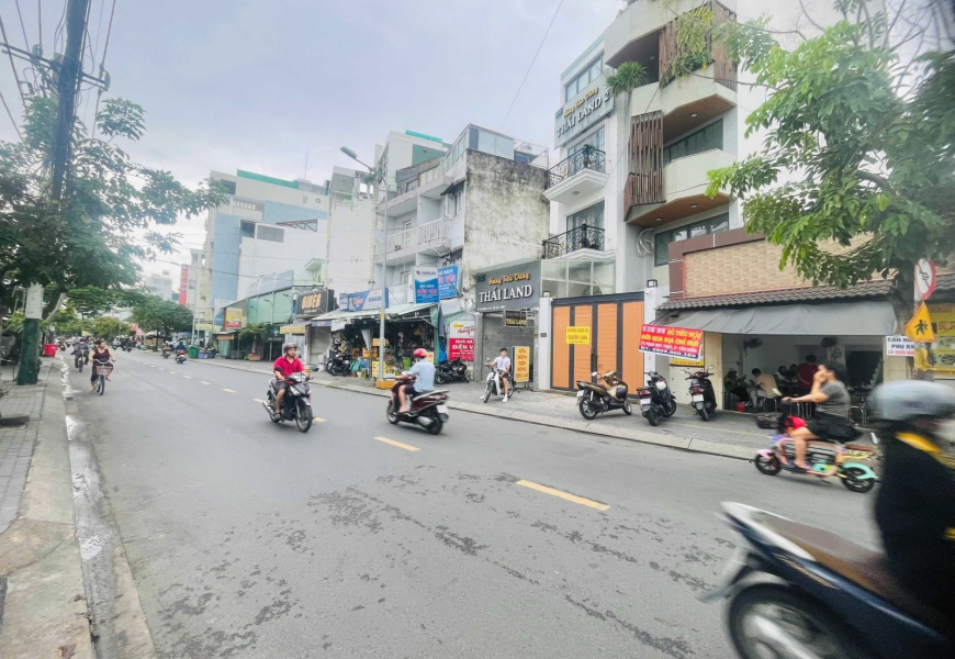 CHO THUÊ CĂN GÓC 2 MẶT TIỀN – VỊ TRÍ KINH DOANH ĐẸP QUẬN 7