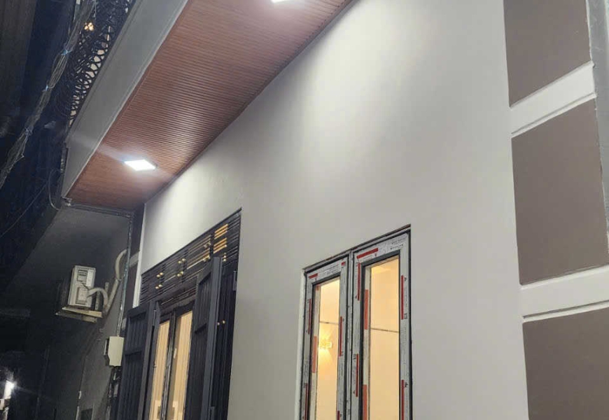 Bán nhà mới hoàn thiện hẻm 861 đường Trần Xuân Soạn, P. Tân Hưng