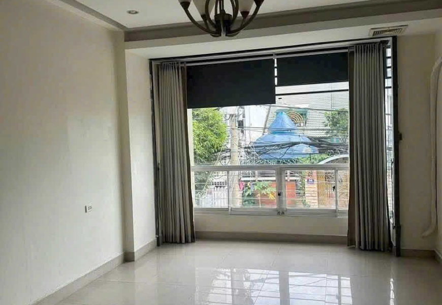 Cho thuê Quận 7 - Nguyên Căn 4x18m 4Phòng Mặt Tiền Đường Số P. Tân Hưng