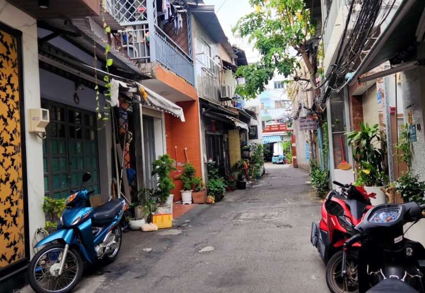 Cho thuê nhà hẻm vườn đều. Xe oto tới nơi, p tân quy