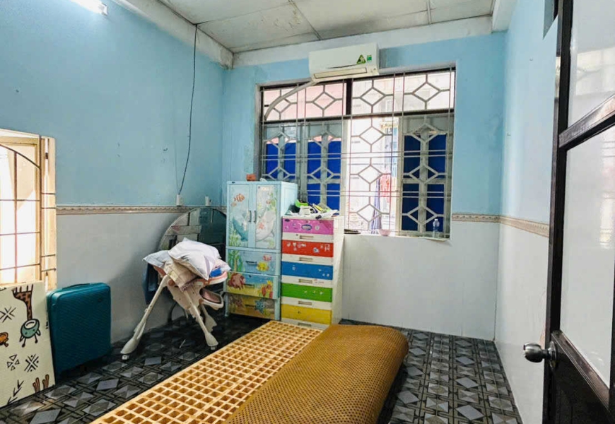 Cho Thuê Quận 7 Nguyên căn mặt tiền đường số Lăm Văn Bền, cách Lottemart 5Phút, xe hơi đỗ cửa