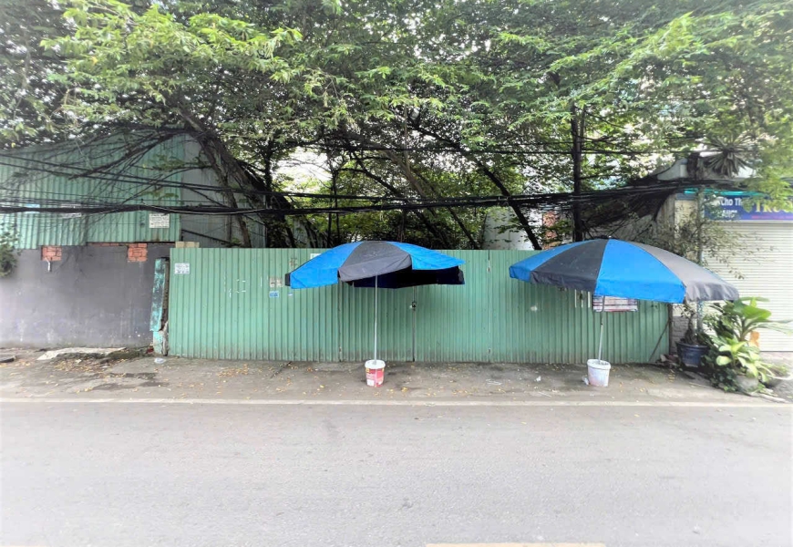 Cho thuê đất mt hẻm lớn 10m,lô nhì MT hẻm 300 Nguyễn Văn Linh Q7. sau lưng showroom Oto, thông Nguyễn Thị Thập.cách mt đường 30m