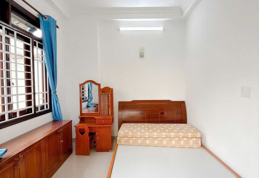 Hẻm Nguyễn Thị Thập Đường xe hơi, khu dân cư đông đúc, thuận tiện kinh doanh