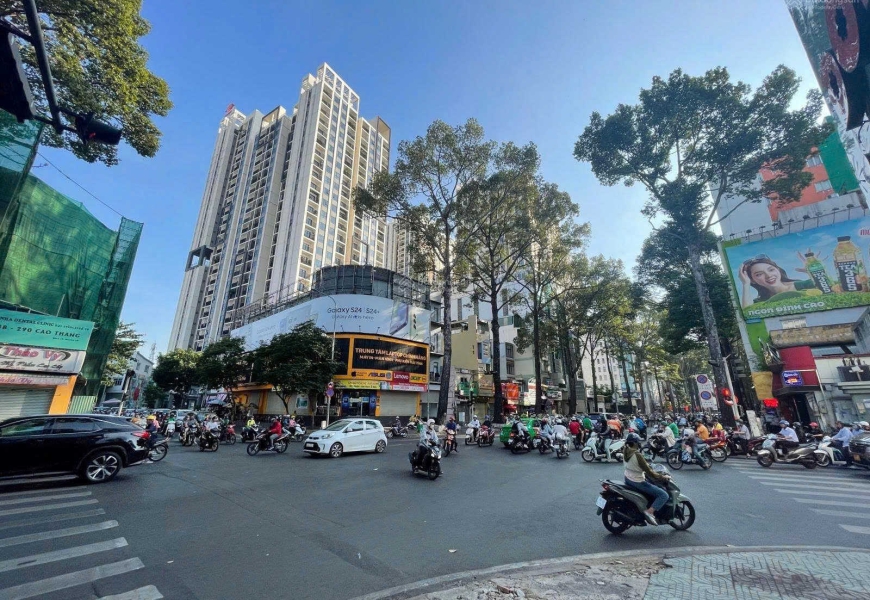 Nhà mặt tiền tại 79A Ba Tháng Hai, P.10, Q.10, TP.HCM