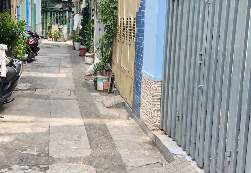 Bán nhà  Hẻm 1041 Trần Xuân Soạn liền kề Him Lam