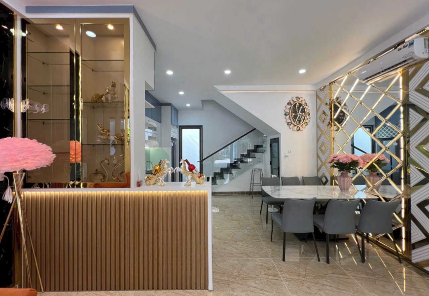 CHO THUÊ NHÀ ĐẸP ĐƯỜNG XE HƠI KDC HOÀNG QUỐC VIỆT, PHÚ THUẬN, QUẬN 7 ( Cách PMH 5 Phút Xe Máy ) 