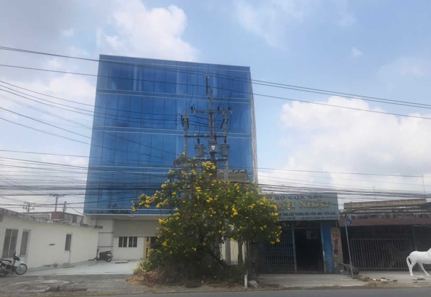 Ngộp- bán toà nhà văn phòng tại đường tỉnh 835- Cần đước- Long An