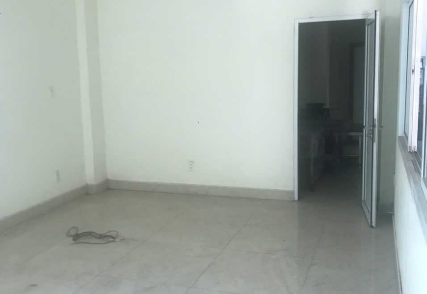 Ngộp- bán toà nhà văn phòng tại đường tỉnh 835- Cần đước- Long An