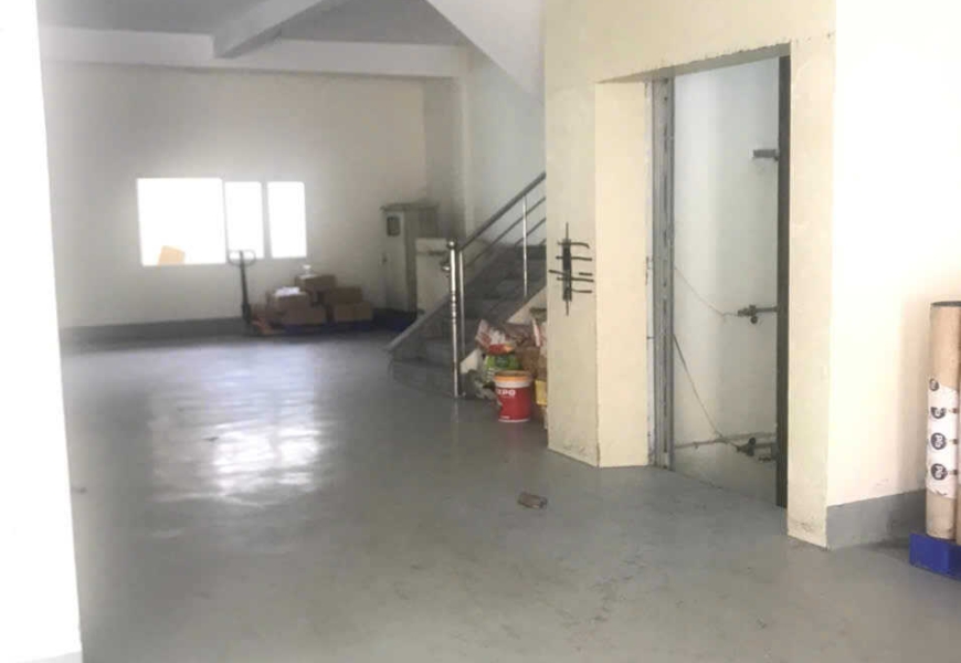 Ngộp- bán toà nhà văn phòng tại đường tỉnh 835- Cần đước- Long An