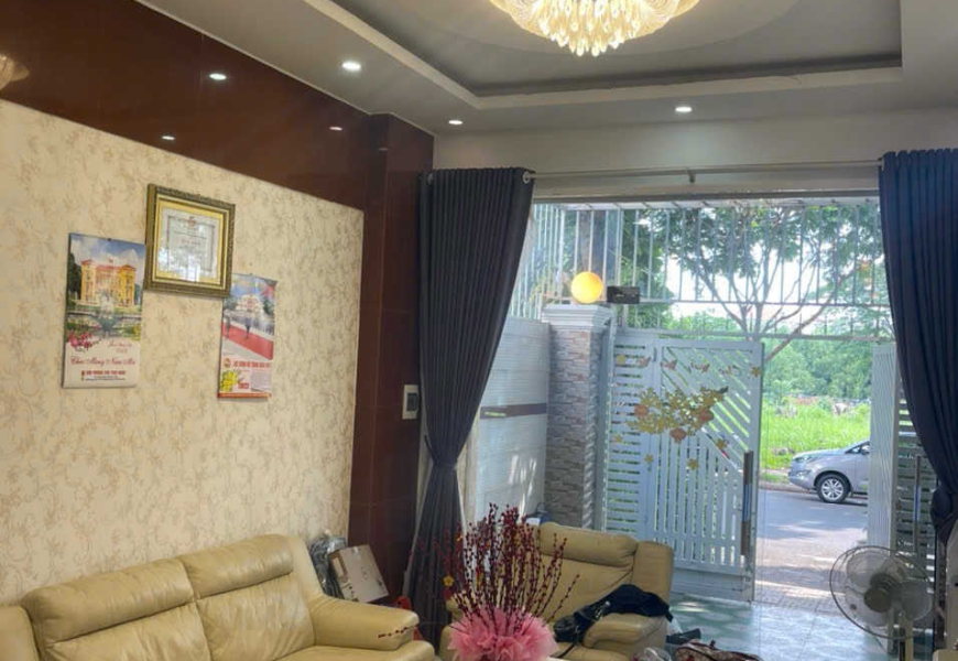 Bán nhà mặt tiền đường số 40- trục chính giao thông, An Phú Hưng, Tân Hưng- view công viên