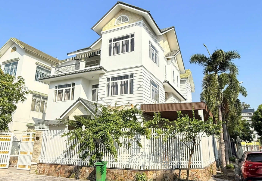 CHO THUÊ QUẬN 7 căn gốc BIỆT THỰ nội khu Trung Sơn view sông Ông Lớn FULL NỘI THẤT CAO CẤP Jangin Hàn Quốc VIEW SÔNG KHU COMPOUND BẢO VỆ 24/7 