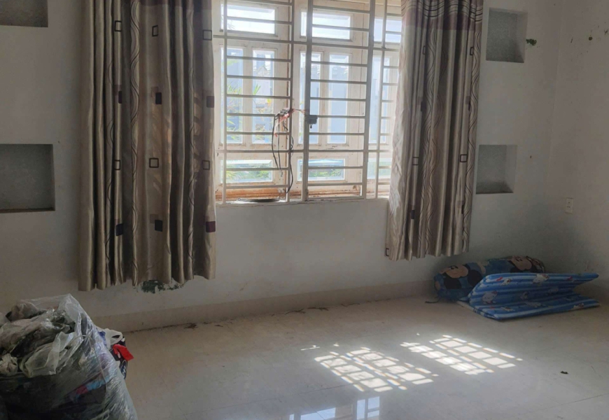 BÁN NHÀ 4 TẦNG KDC PHÚ THUẬN – VỊ TRÍ ĐẸP, GIÁ 13,5 TỶ TL 