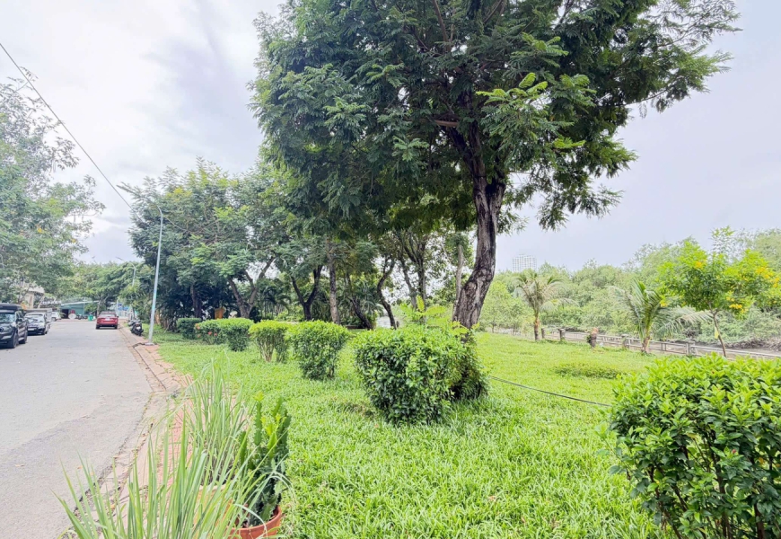 Hiếm có..biệt thự View sông và Công viên ngay trung tâm quận 7