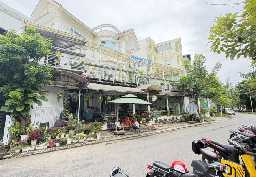 Hiếm có..biệt thự View sông và Công viên ngay trung tâm quận 7