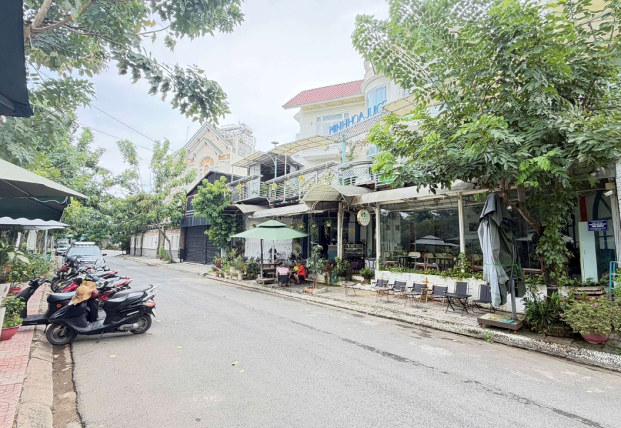 Hiếm có..biệt thự View sông và Công viên ngay trung tâm quận 7
