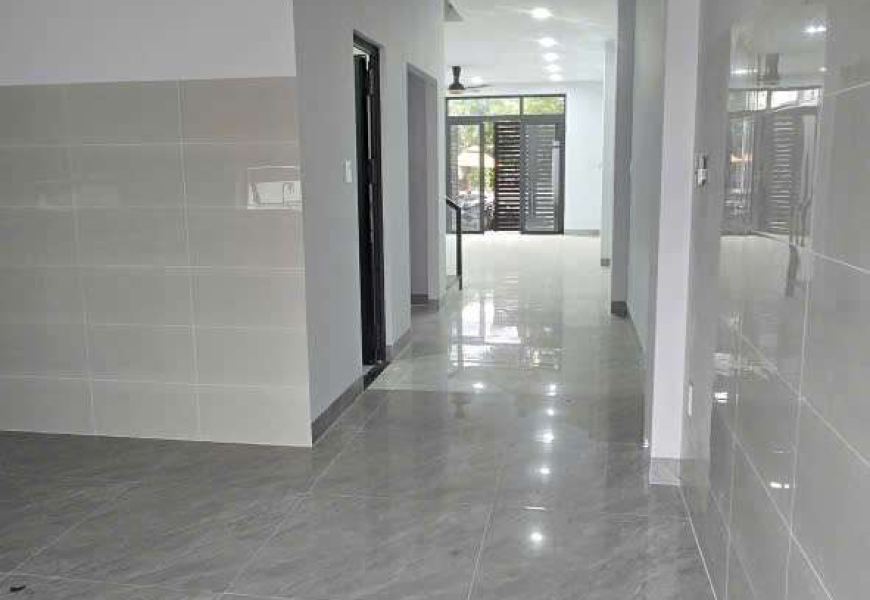 Chỉ 15tỷ TL..Ngang 5x25m..đường 14m Bán nhà 4 tầng MT đường 14m,khu savimes ngay chợ Phú Thuận Q7