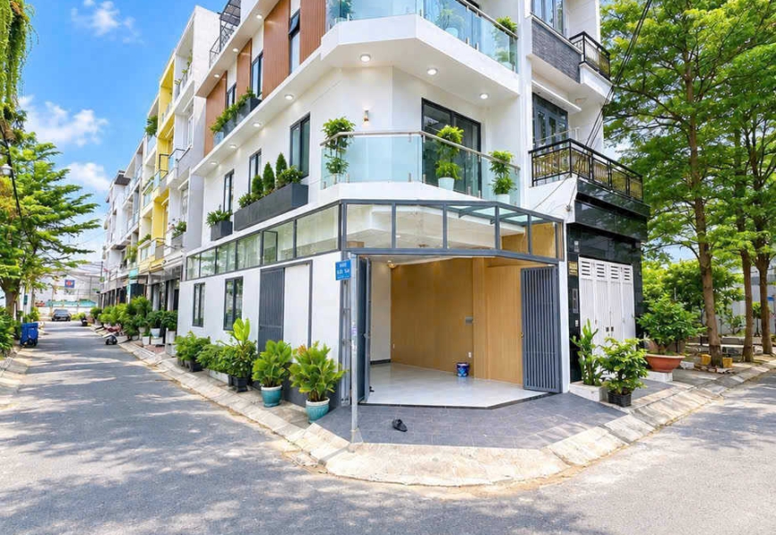 Bán Nhà Mới Đẹp Góc 2 Mặt Tiền Thoáng Mát KDC THE SUN Đường Huỳnh Tấn Phát - Nhà Bè