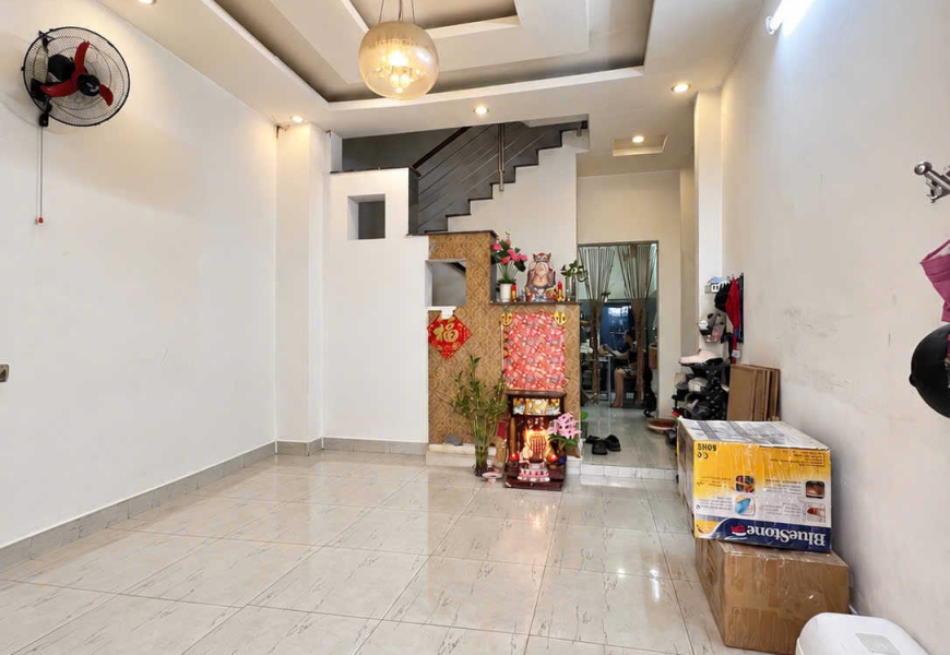 HÀNG MỚI VỀ – ĐÓN ĐẦU CẦU NGUYỄN KHOÁI  Nhà 2 lầu đúc – Hoàng Trọng Mậu, giáp Him Lam, Tân Hưng