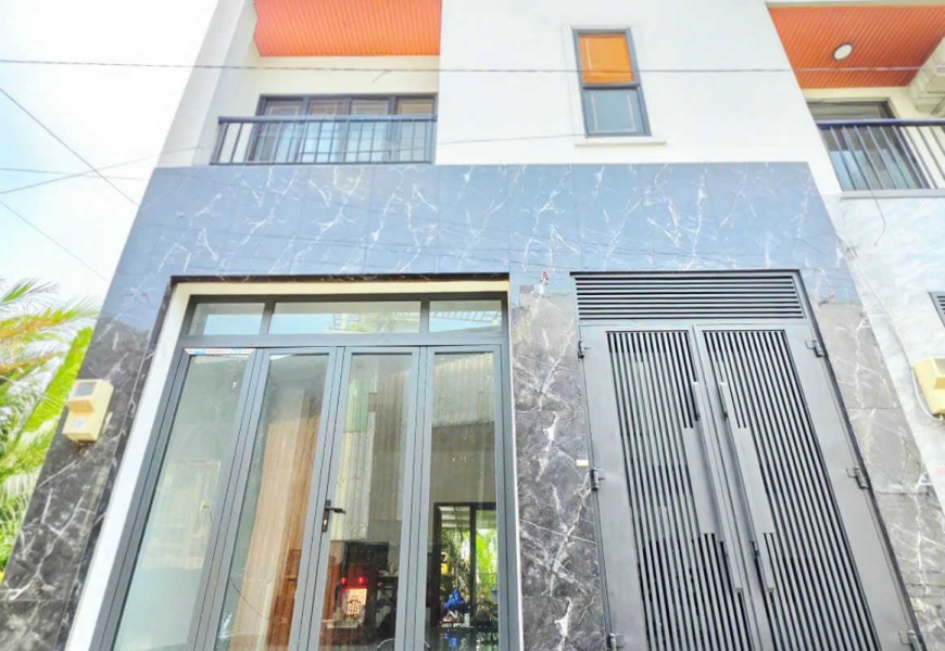 CHO THUÊ NHÀ NGUYÊN CĂN HẺM XE HƠI 2295 HUỲNH TẤN PHÁT NHÀ BÈ