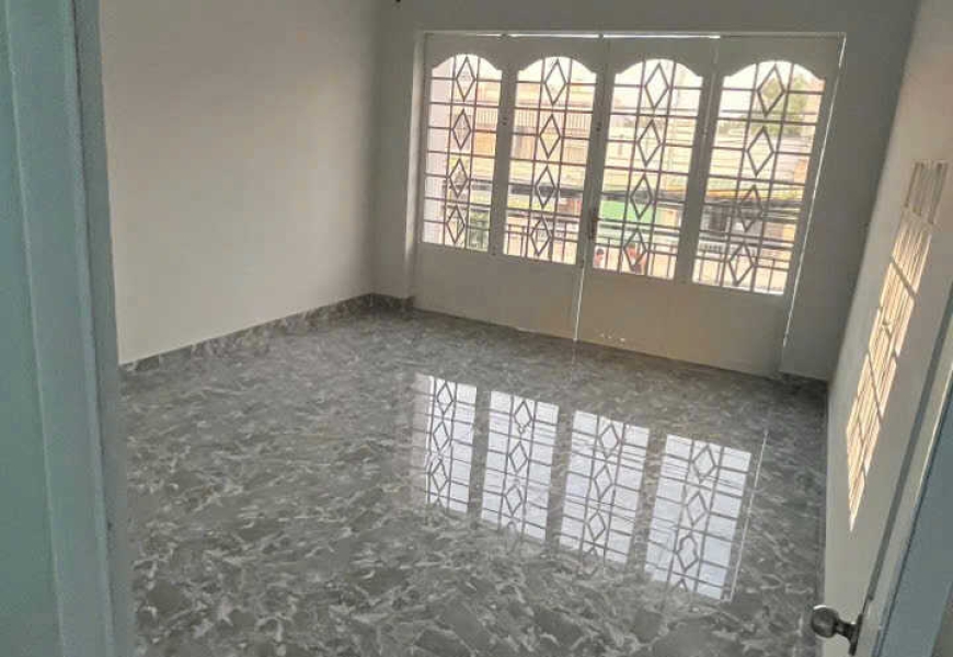 Cho thuê nhà Mặt tiền đường Lê Văn Lương nguyên căn