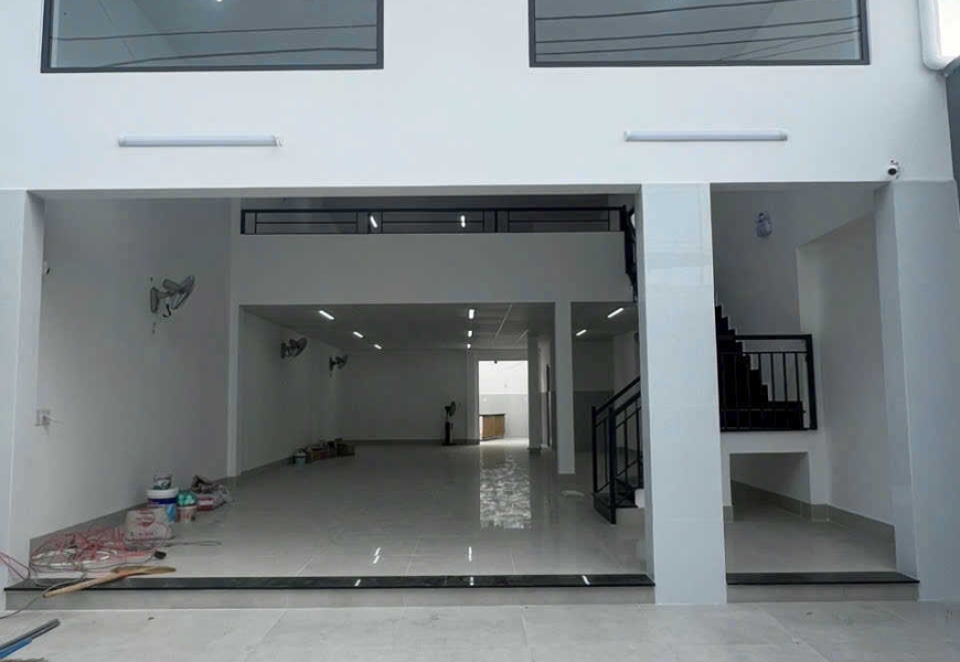 Cho thuê nhà nguyên căn mặt tiền Huỳnh Tấn Phát - ngay trung tâm Nhà Bè