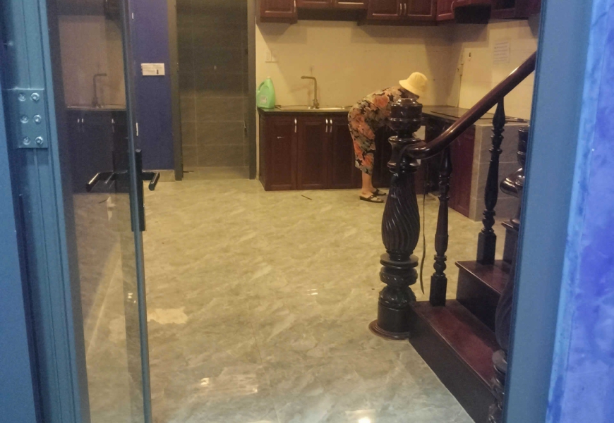 0914020039 EM DUNG Cho thuê nhà mặt tiền đường số Tân Quy quận 7 ĐANG SƠN SỬA MỚI