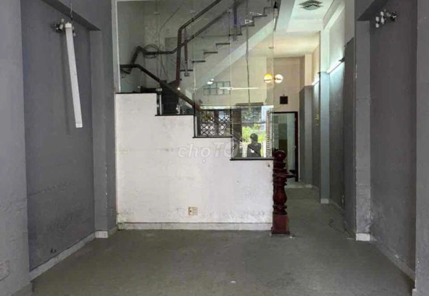 0914020039 EM DUNG Cho thuê nhà nguyên căn mặt tiền xe hơi  Đường số 3. Q7