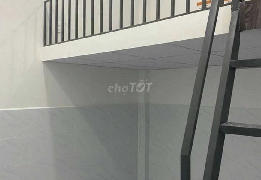 CHO THUÊ NHÀ HẺM xe 16 chỗ vi vu 1041 / trần xuân soan phường tân phong Q7