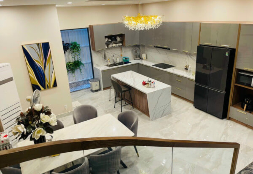 BÁN NHÀ KHU VÍP ĐƯỜNG 3/2 QUẬN 10, CĂN GÓC 3 MẶT HẺM, HẺM 2 XE TẢI TRÁNH NHAU, CÓ VỈA HÈ 2M, NHÀ RẤT SÁNG VÀ THOÁNG