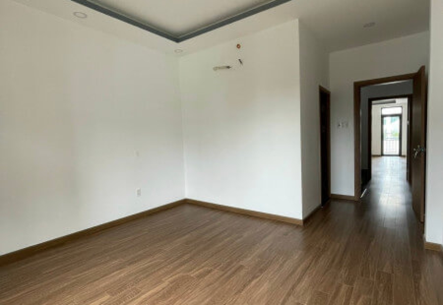 NHÀ ĐẸP KDC CÔNG ÍCH Q4-NGANG 4-4 TẦNG-NGAY SÁT PHÚ MỸ HƯNG