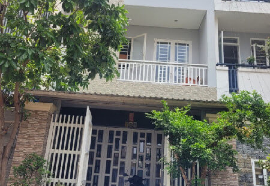 CẦN BÁN GẤP NHÀ MẶT TIỀN ĐƯỜNG KDC SADECO