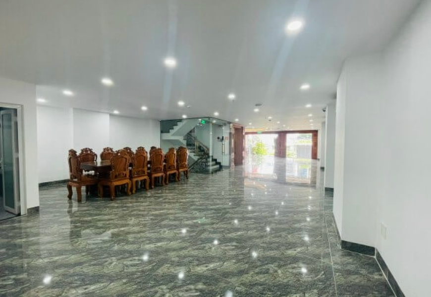 CHO THUÊ MB TẦNG TRỆT TOÀ NHÀ 8 TẦNG-CÓ HẦM ĐỂ XE BẢO VỆ 24/24 - 25TR/THÁNG