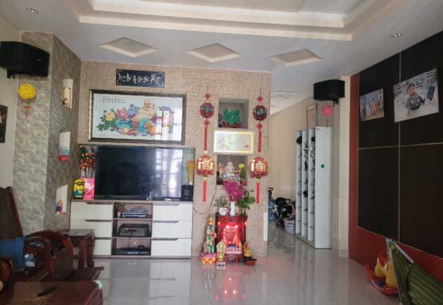 CẦN BÁN GẤP NHÀ MẶT TIỀN ĐƯỜNG KDC SADECO