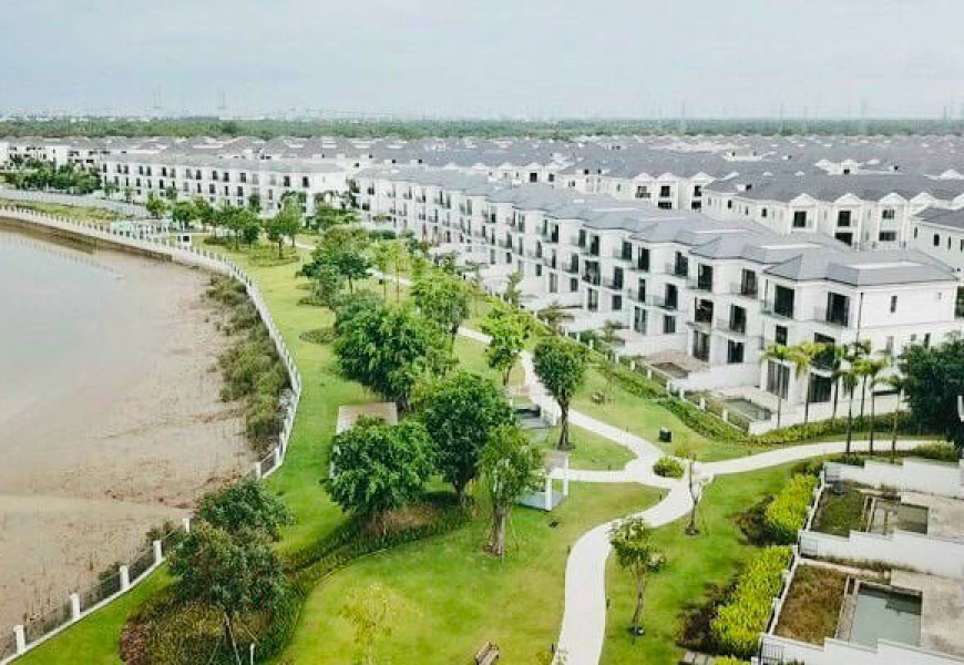 BÁN NHÀ PHỐ LIỀN KỀ KHU NINE SOUTH NHÀ BÈ,CHỈ CÁCH LOTTE MARK Q7 6KM,KHU AN NINH TUYỆT ĐỐI,BẢO VỆ 24/24 KO KHÍ TRONG LÀNH,ĐẦY ĐỦ CÁC TIỆN ÍCH XUNG QUANH DT 7X20M NHÀ TRỆT 2 LẦU ST GIÁ 14,7TY 