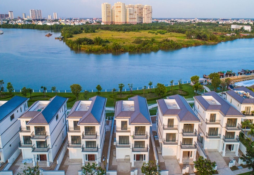 BÁN NHÀ PHỐ LIỀN KỀ KHU NINE SOUTH NHÀ BÈ,CHỈ CÁCH LOTTE MARK Q7 6KM,KHU AN NINH TUYỆT ĐỐI,BẢO VỆ 24/24 KO KHÍ TRONG LÀNH,ĐẦY ĐỦ CÁC TIỆN ÍCH XUNG QUANH DT 7X20M NHÀ TRỆT 2 LẦU ST GIÁ 14,7TY 