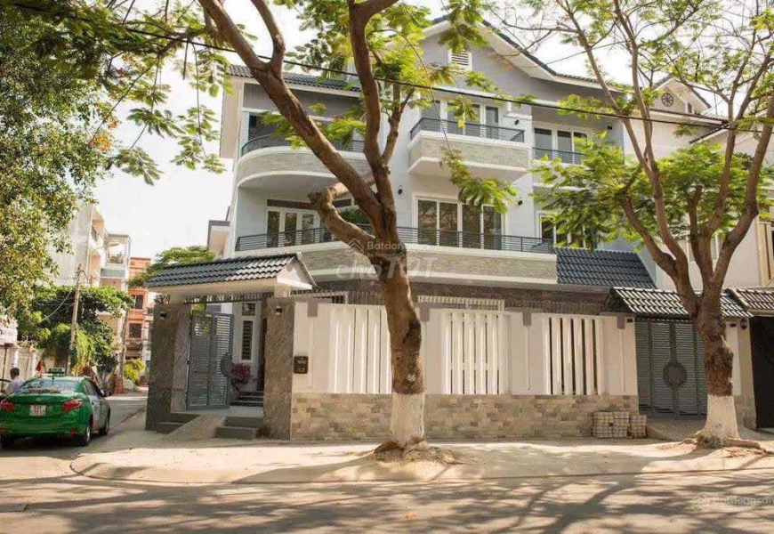 0914020039 em dung Cho thuê góc 2 Mặt tiền Tân Quy Đông quận 7
